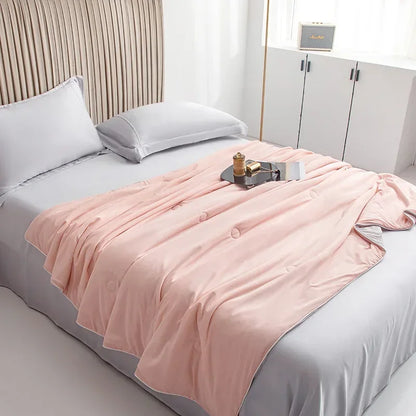 Cooling Blanket for Summer — Lightweight Ice Silk Comforter, Twin/King Size
