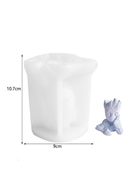 Candle in Shape of Baum Mann | Taalita