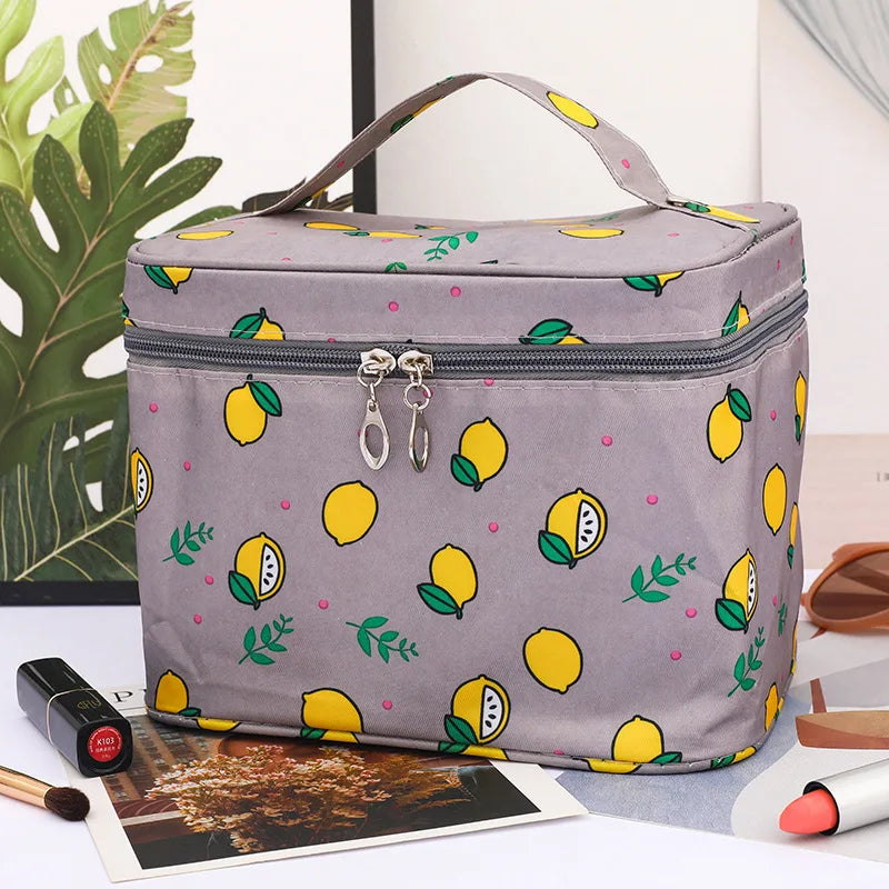 Stylish and Functional Cosmetic Bag – Waterproof and Durable