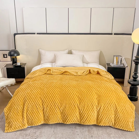 Checked Plaid Soft Velvet Blanket - Cozy Warm Throw for Sofa and Bed