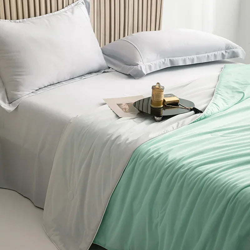Cooling Blanket for Summer — Lightweight Ice Silk Comforter, Twin/King Size