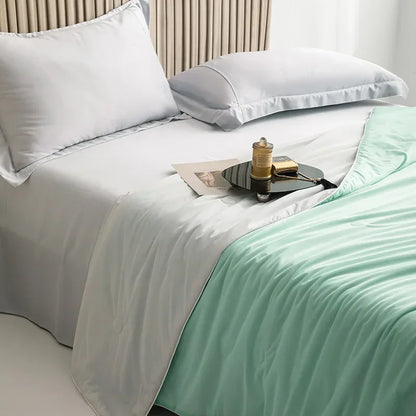 Cooling Blanket for Summer — Lightweight Ice Silk Comforter, Twin/King Size