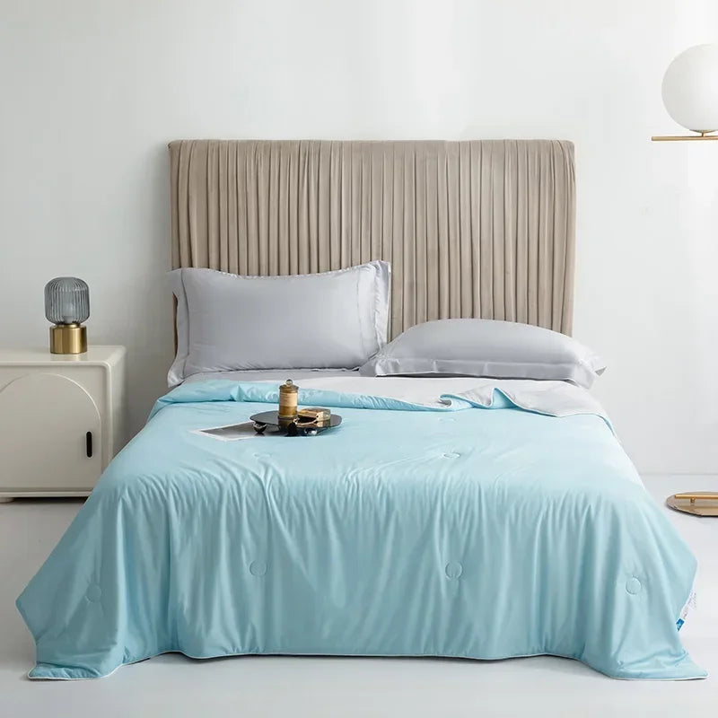 Cooling Blanket for Summer — Lightweight Ice Silk Comforter, Twin/King Size
