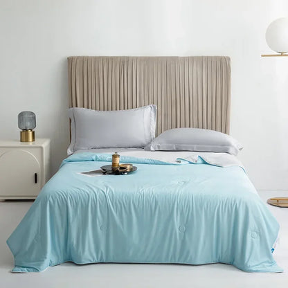 Cooling Blanket for Summer — Lightweight Ice Silk Comforter, Twin/King Size