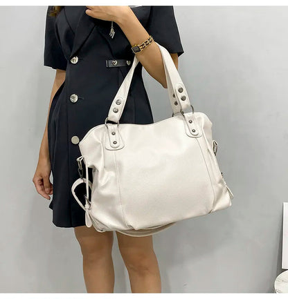 Spacious Shoulder Bag – Stylish and Practical Design