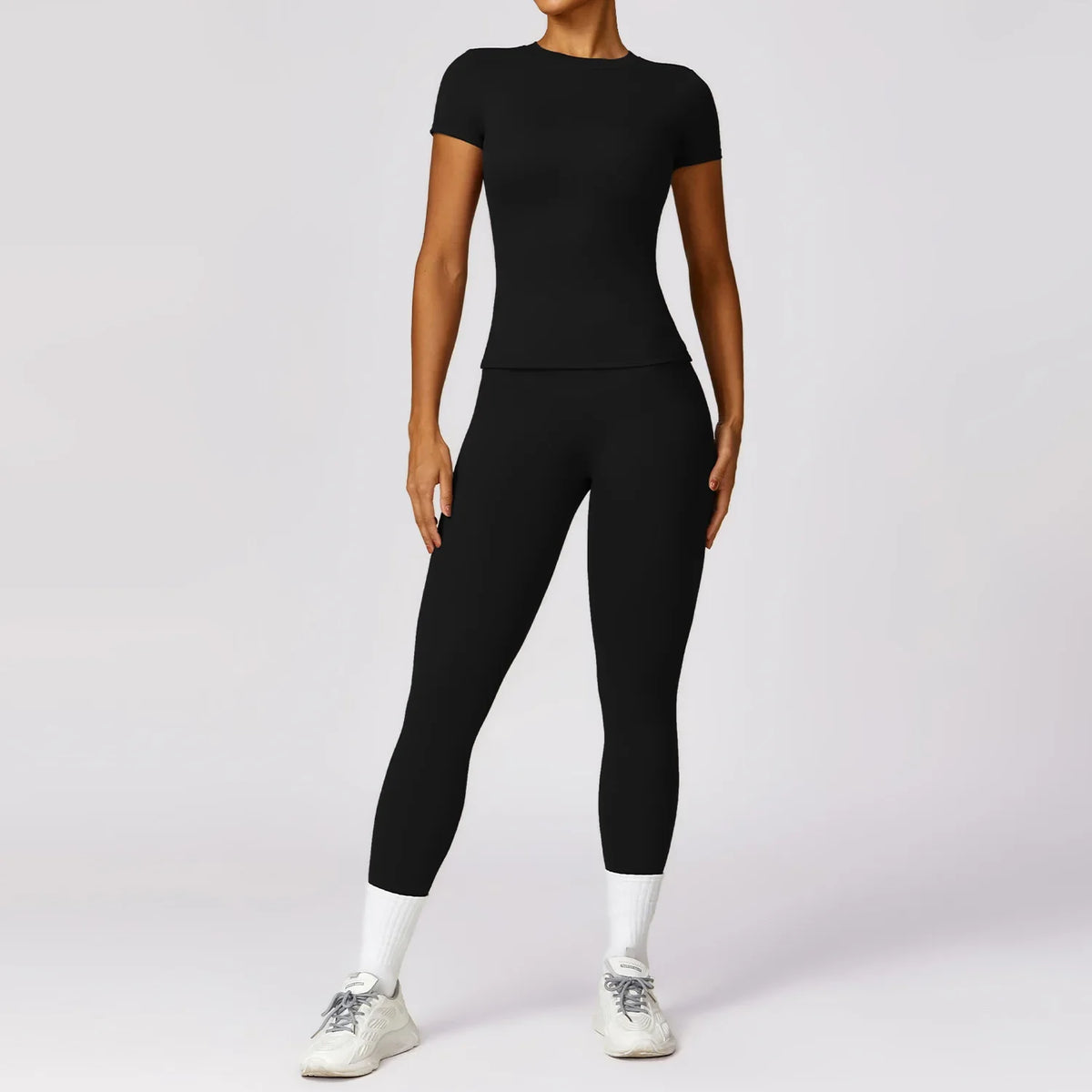 Women's 2-Piece Workout Ensemble – Sports Bra and High-Waisted Leggings in Quick-Dry Stretch Material