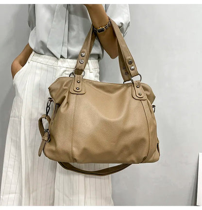 Spacious Shoulder Bag – Stylish and Practical Design