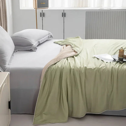 Cooling Blanket for Summer — Lightweight Ice Silk Comforter, Twin/King Size