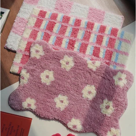 Charming Floral Textured Bath Mat | BloomStep
