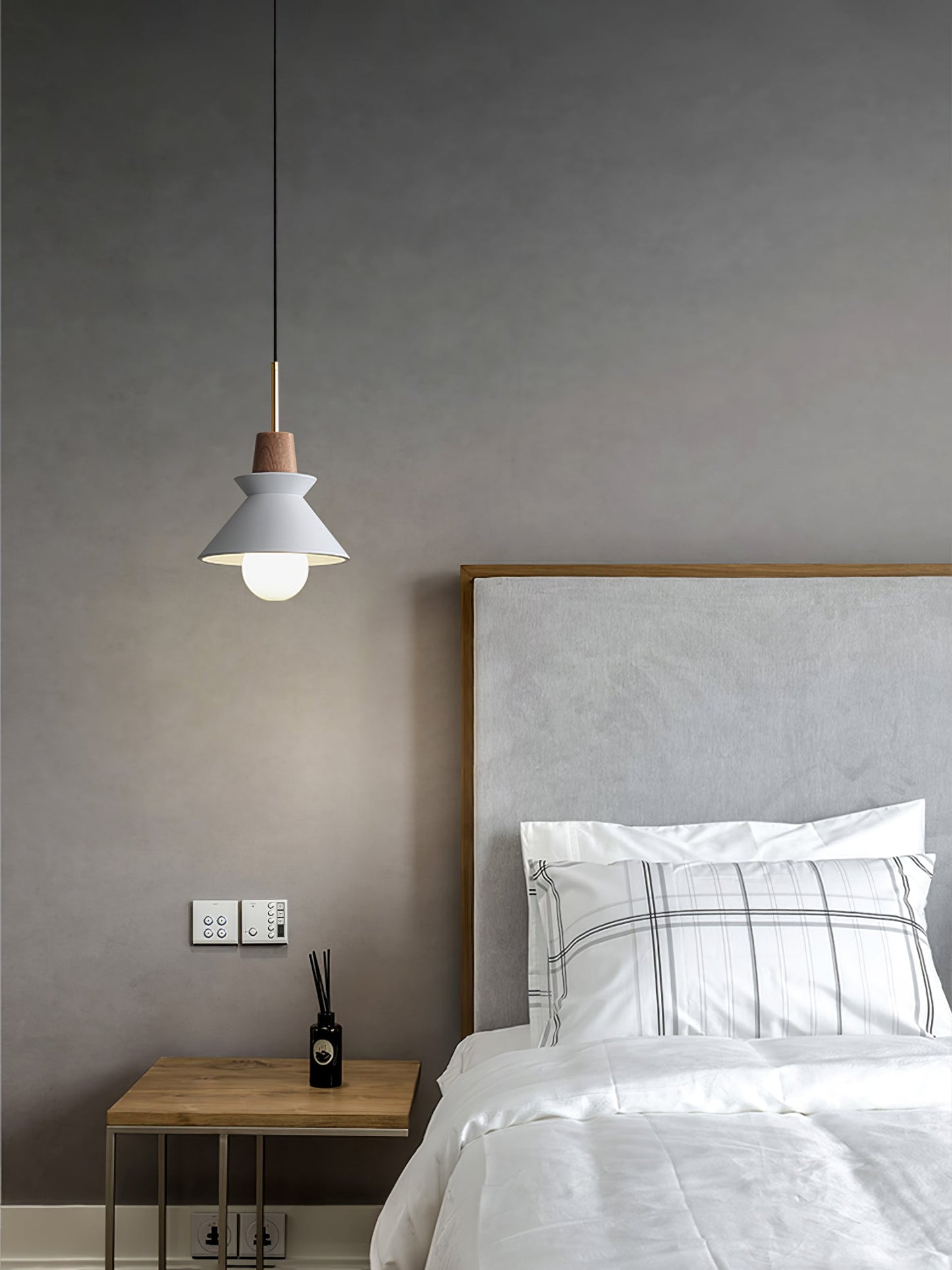 Pendant Lamp with Nordic Halo Design