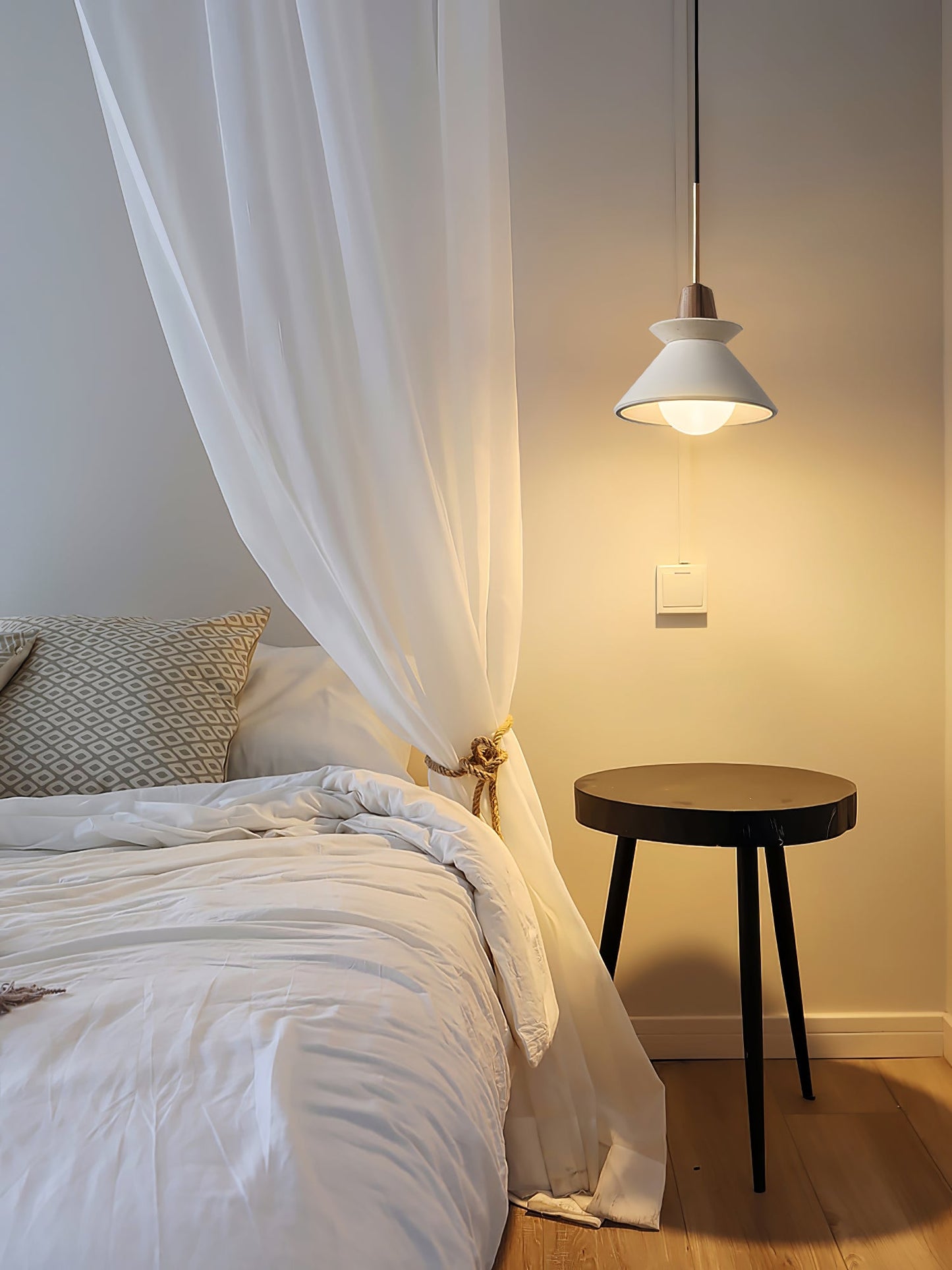 Pendant Lamp with Nordic Halo Design
