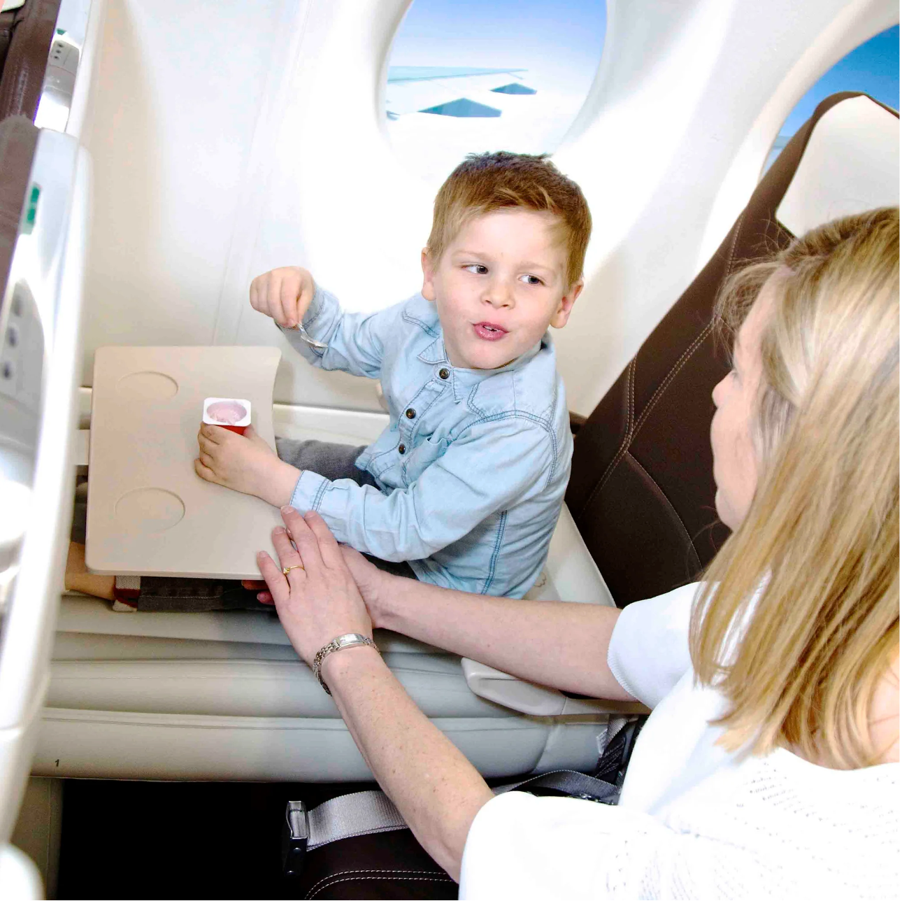 Inflatable Travel Crib for Kids up to 5 Years - Portable with Hand Pump