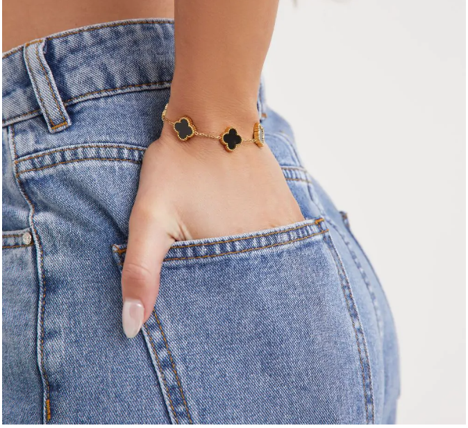 Lucky Charm Bracelet – A Touch of Elegance and Joy