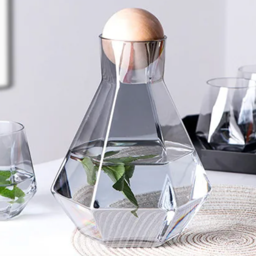 Drinkware Set with Diamond Design – Jug and Tumblers
