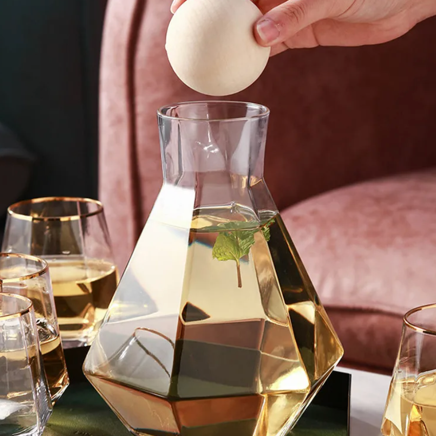 Drinkware Set with Diamond Design – Jug and Tumblers