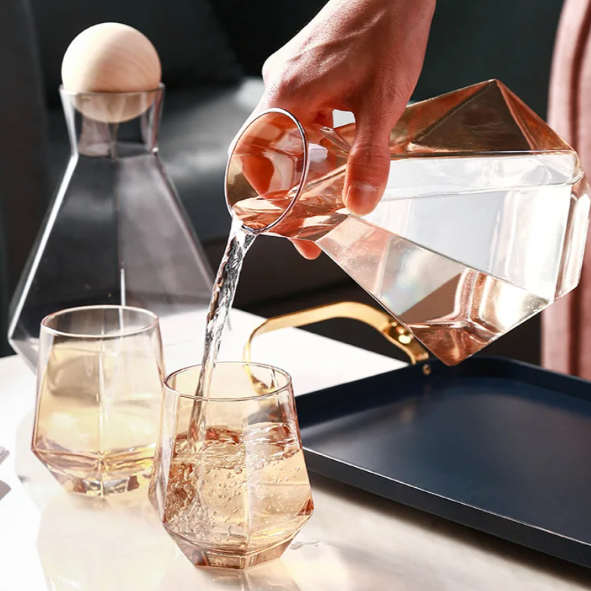 Drinkware Set with Diamond Design – Jug and Tumblers