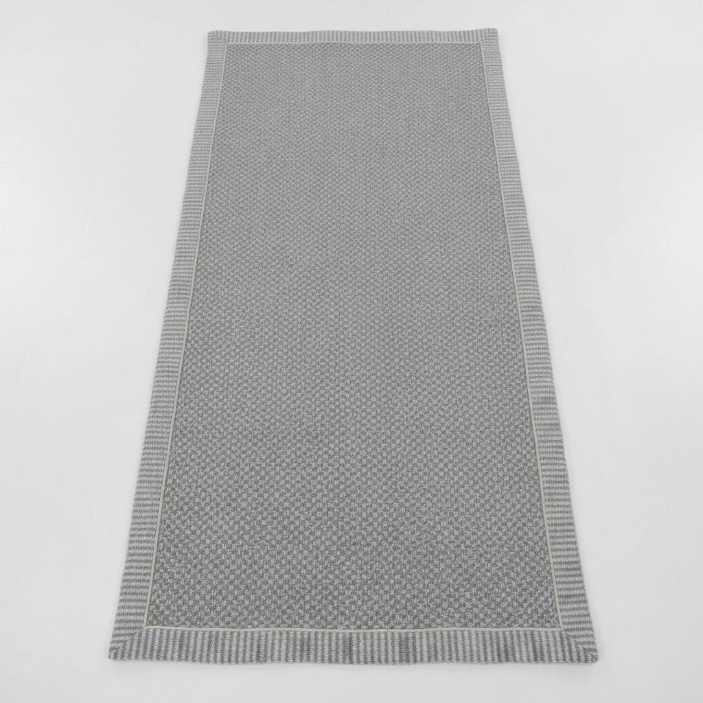 Non-Slip Furniture Protector Blanket for Stylish Sofa Covering