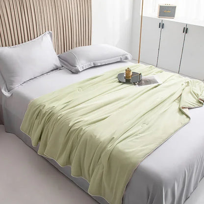 Cooling Blanket for Summer — Lightweight Ice Silk Comforter, Twin/King Size