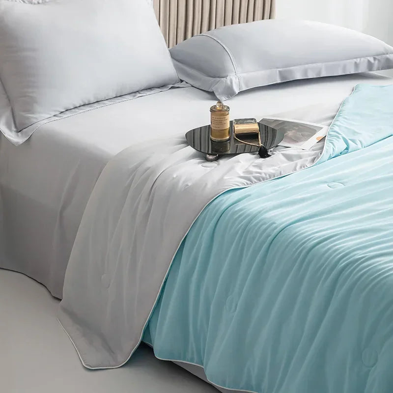 Cooling Blanket for Summer — Lightweight Ice Silk Comforter, Twin/King Size
