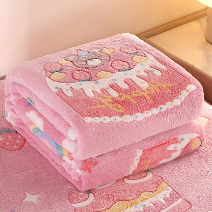 Cozy Flannel Blanket with Strawberry Floral Pattern | Soft, Machine Washable & Suitable for All Seasons