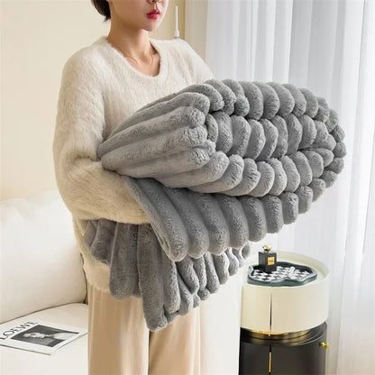 Checked Fleece Throw Blanket – Soft Faux Lambswool Material