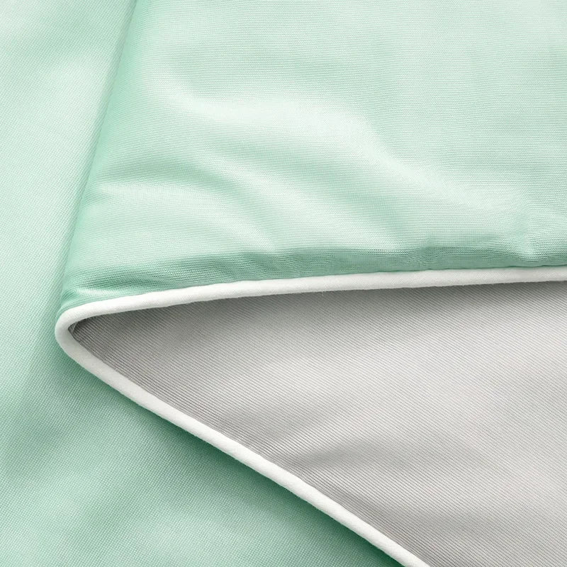 Cooling Blanket for Summer — Lightweight Ice Silk Comforter, Twin/King Size