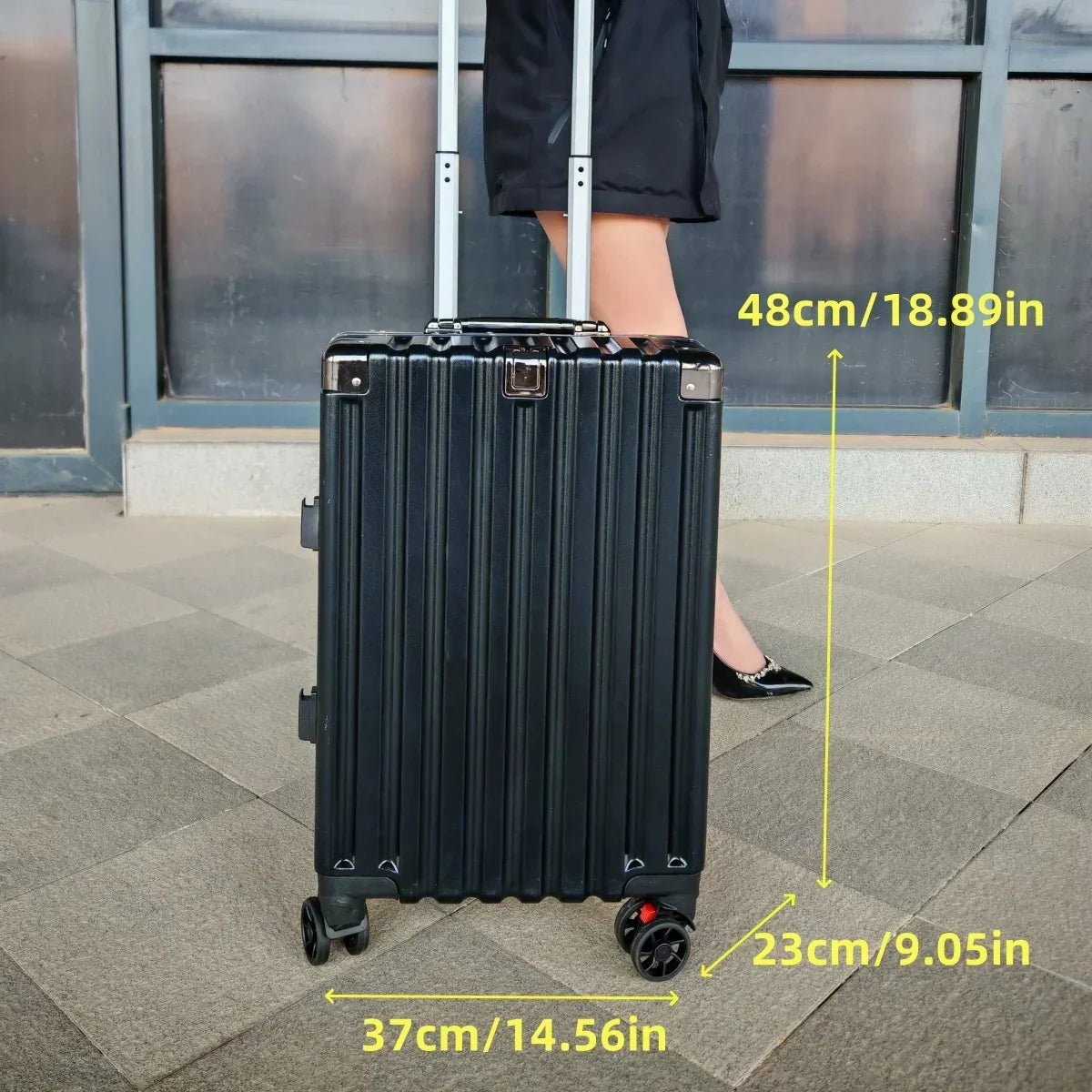 Premium Hardshell Luggage with Robust Aluminum Frame