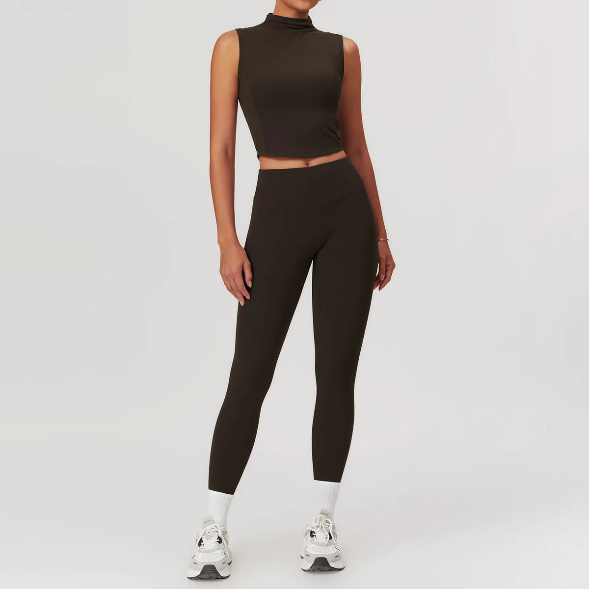 Women's 2-Piece Workout Ensemble – Sports Bra and High-Waisted Leggings in Quick-Dry Stretch Material