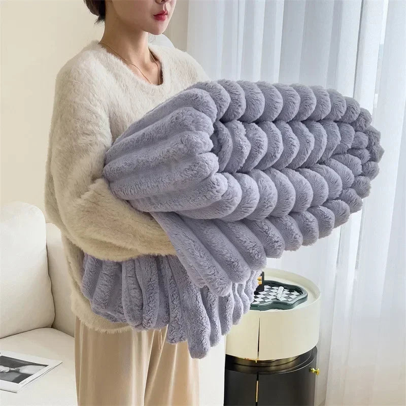 Checked Fleece Throw Blanket – Soft Faux Lambswool Material