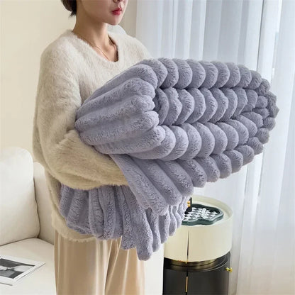 Checked Fleece Throw Blanket – Soft Faux Lambswool Material