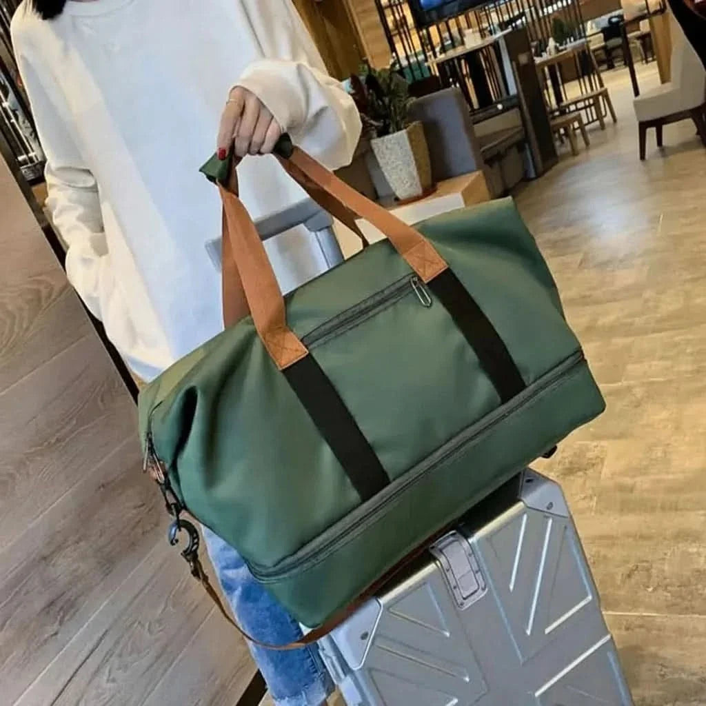 Sports Bag Featuring Separate Compartment for Footwear