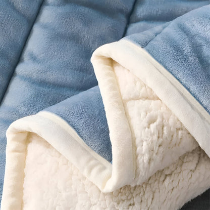 Cozy Warm Fleece Blanket – Soft and High-Quality Materials
