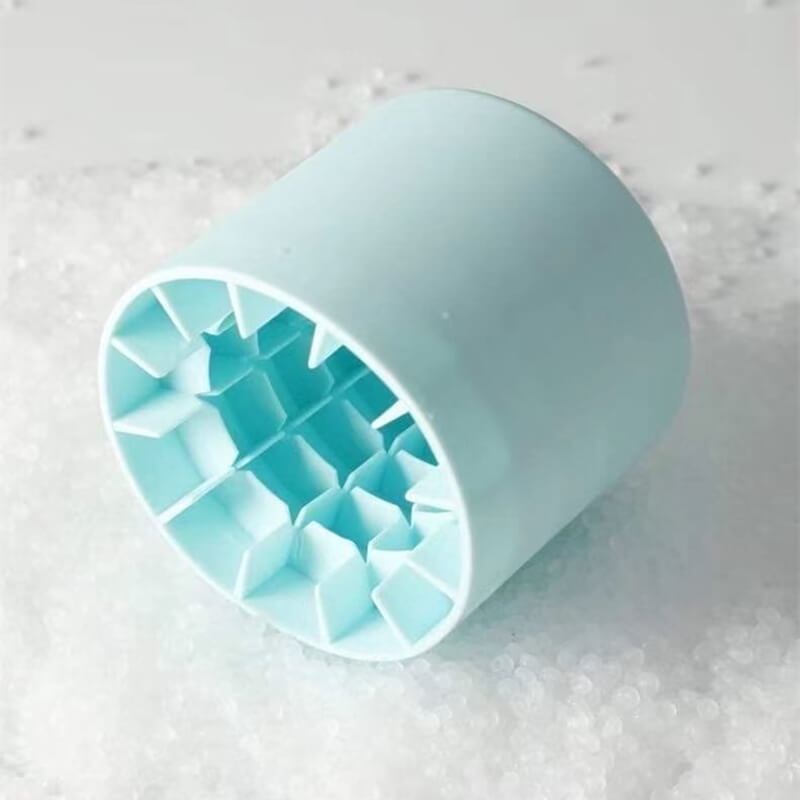 Portable Silicone Ice Cube Maker with Lid - 50% Discount