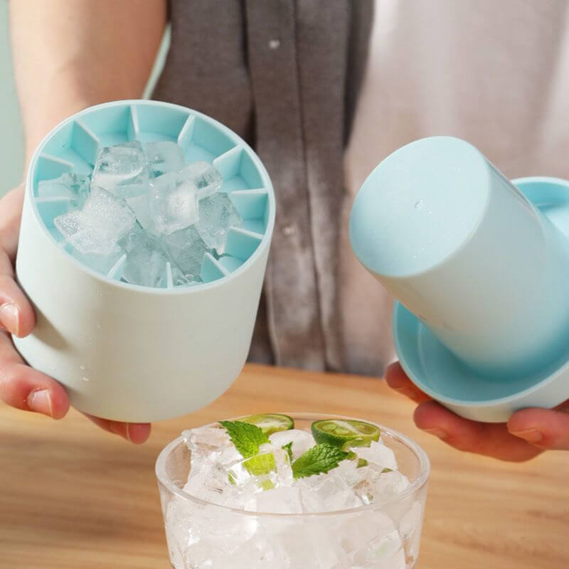 Portable Silicone Ice Cube Maker with Lid - 50% Discount