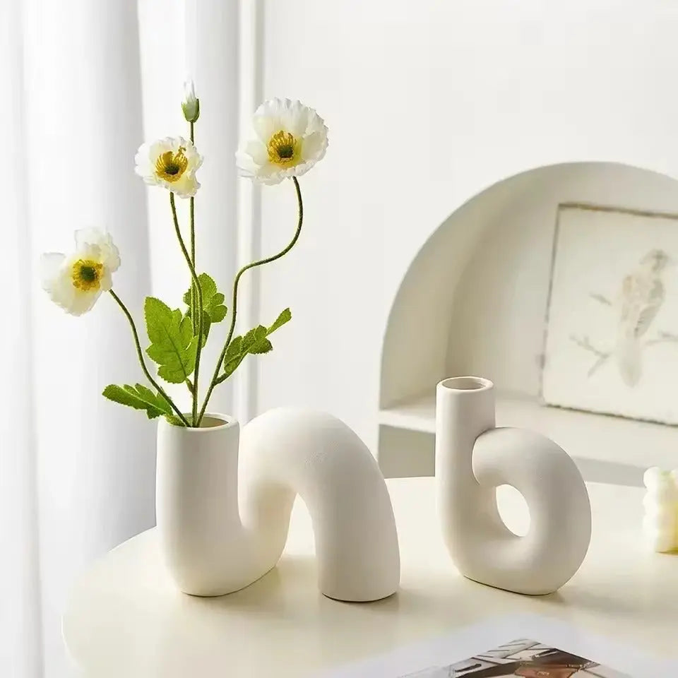 Handcrafted Porcelain Vase – Decorative Pottery Design