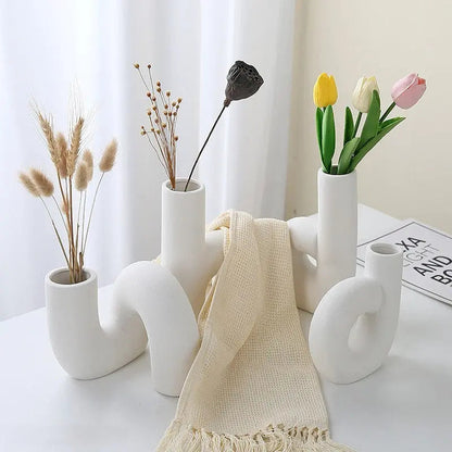 Handcrafted Porcelain Vase – Decorative Pottery Design