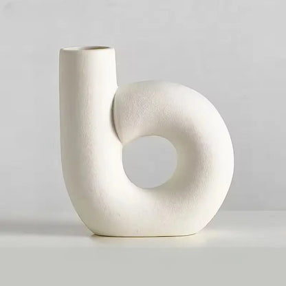 Handcrafted Porcelain Vase – Decorative Pottery Design