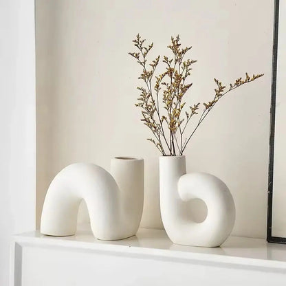 Handcrafted Porcelain Vase – Decorative Pottery Design