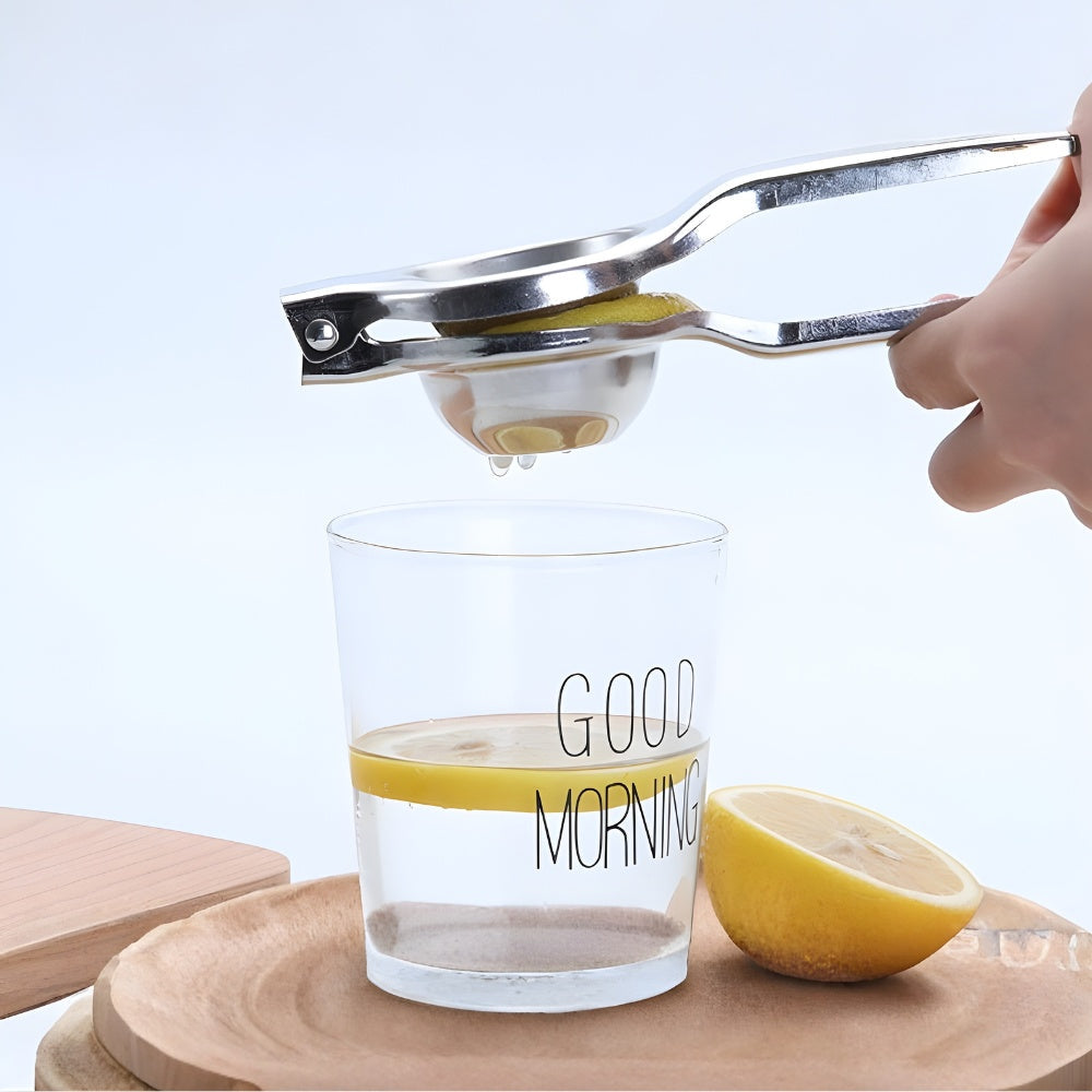 Effortless Citrus Press for Quick Juice Extraction