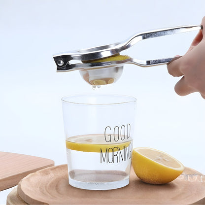 Effortless Citrus Press for Quick Juice Extraction