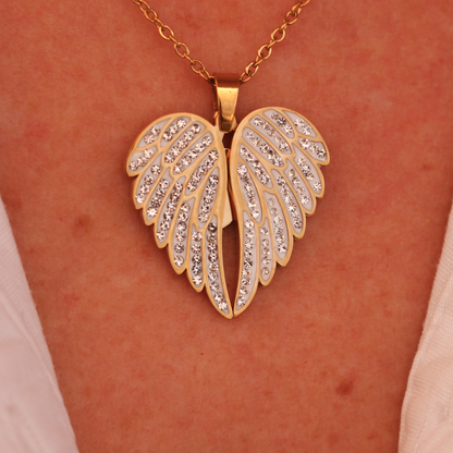 Engelenhart Pendant Necklace – Elegant Jewelry with Gold or Silver Engraving