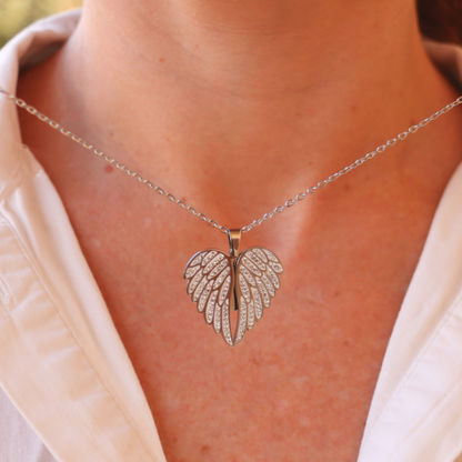 Engelenhart Pendant Necklace – Elegant Jewelry with Gold or Silver Engraving