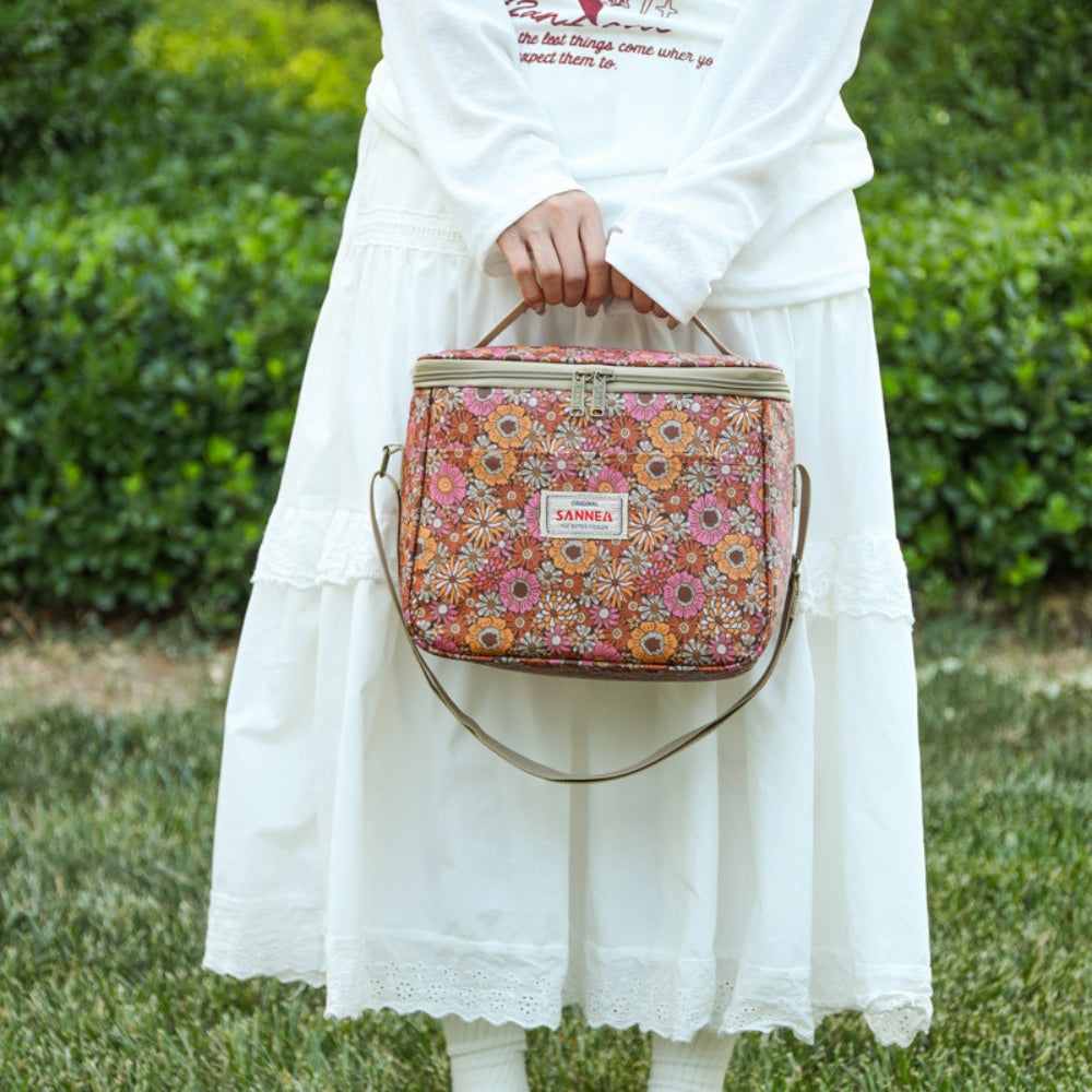 Chic Vintage Floral Insulated Lunch Tote