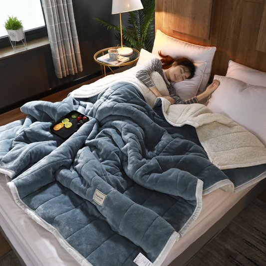 Cozy Winter Blanket | Soft Velvet & Lambswool | Machine Washable | Ideal for Fall & Winter