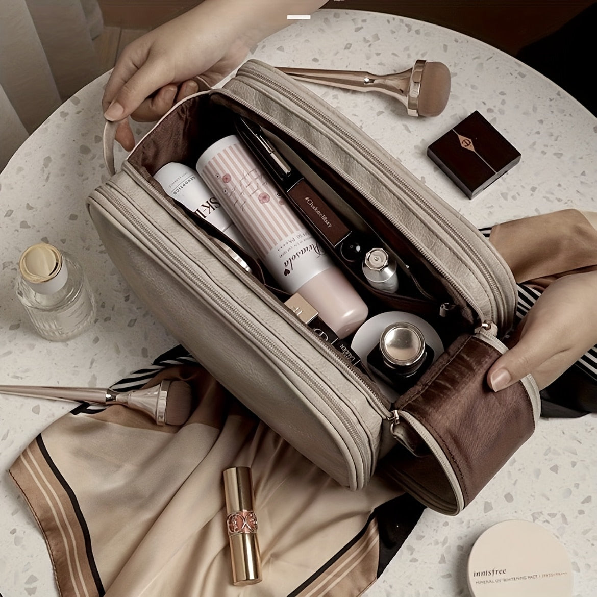 Spacious Beauty Organizer Bag for Effortless Travel