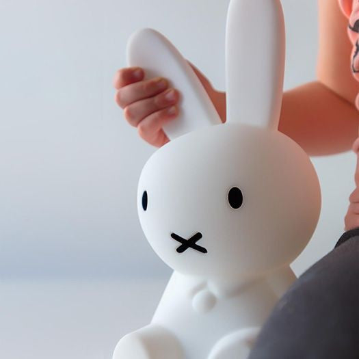 Elegant Rabbit Sculpture Lamp | A Chic Home Accent