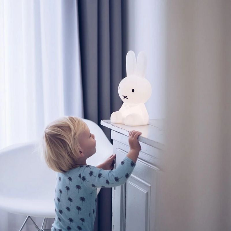 Elegant Rabbit Sculpture Lamp | A Chic Home Accent