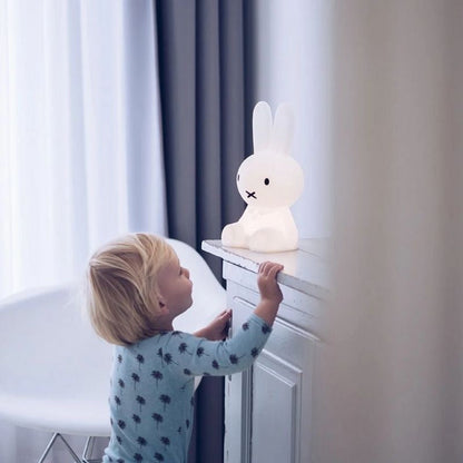 Elegant Rabbit Sculpture Lamp | A Chic Home Accent