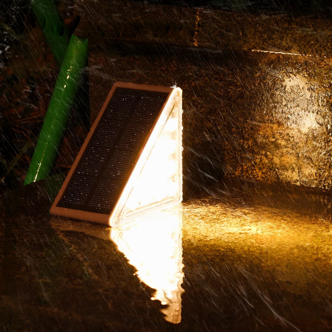 Weather-Resistant Outdoor Solar Stair Lighting for Modern Aesthetics
