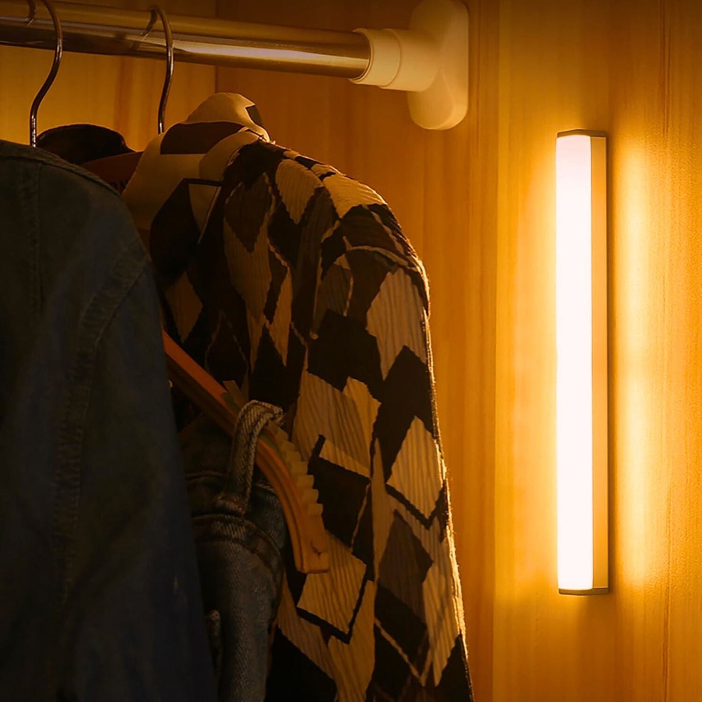 Rechargeable Slim Motion Sensor Light for Contemporary Living Spaces